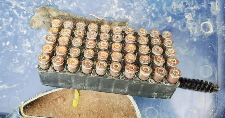 বক্সের ভেতর থেকে উদ্ধার করা গুলি